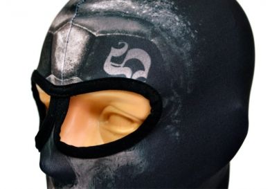 ea-ku-footballhooligans_02